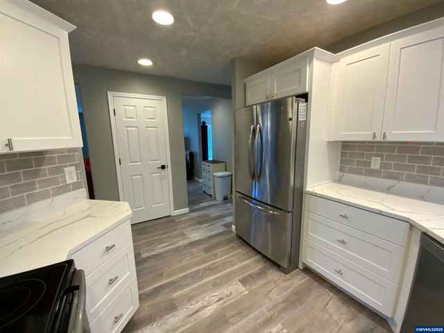 1553 Ammon NW St, Salem, OR 97304