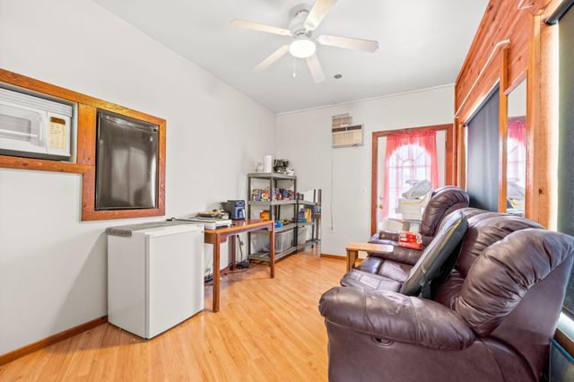 200 Griffin Avenue NE, Hutchinson, MN 55350