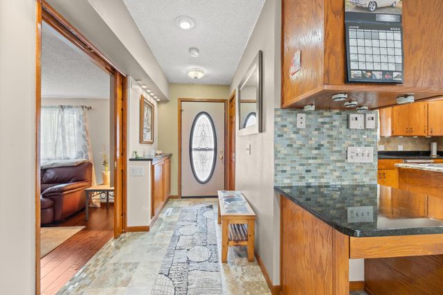 200 Griffin Avenue NE, Hutchinson, MN 55350