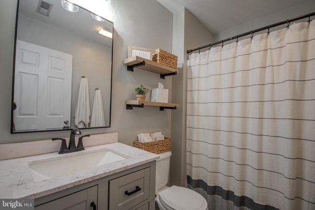 4984 LORDS CREEK DR, Eden, MD 21822