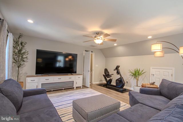 4984 LORDS CREEK DR, Eden, MD 21822