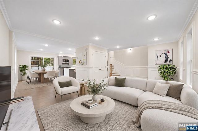 16 Coles Court, River Edge, NJ 07661