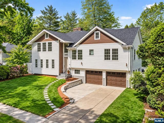 16 Coles Court, River Edge, NJ 07661
