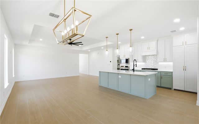 1813 Clapper Rail Dr, Portland, TX 78374