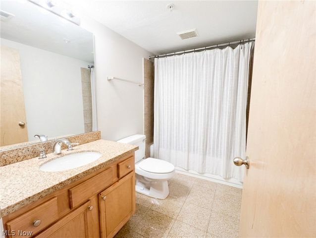 2222 Detroit Avenue 409, Cleveland, OH 44113