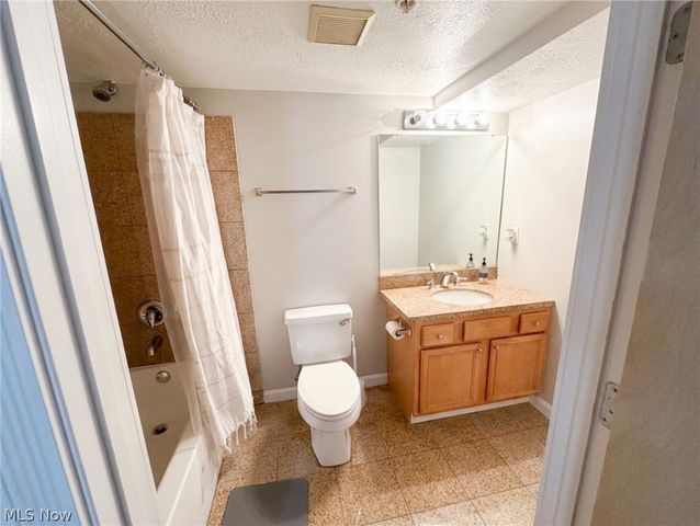 2222 Detroit Avenue 409, Cleveland, OH 44113