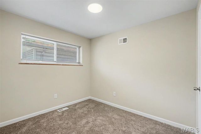 6670 Kenwood Drive, Northwoods, MO 63121