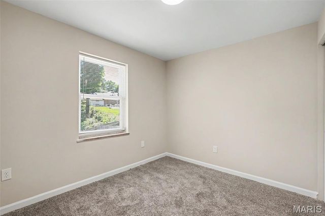 6670 Kenwood Drive, Northwoods, MO 63121