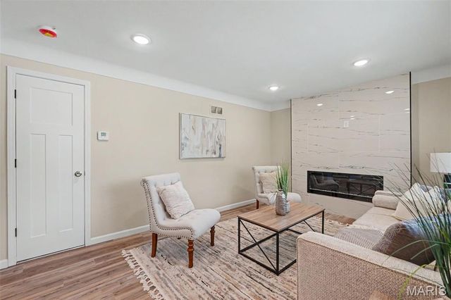6670 Kenwood Drive, Northwoods, MO 63121