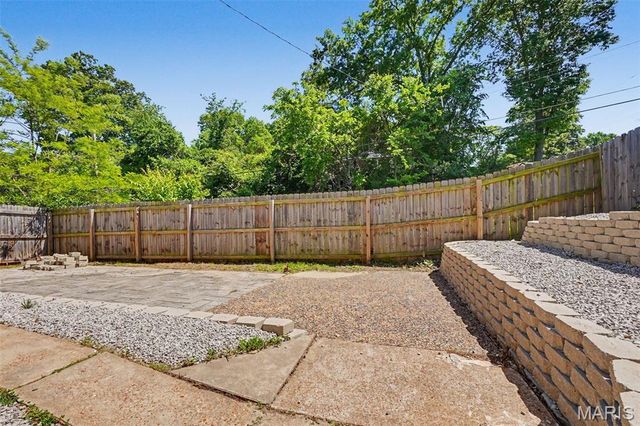 6670 Kenwood Drive, Northwoods, MO 63121