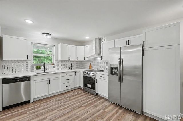 6670 Kenwood Drive, Northwoods, MO 63121