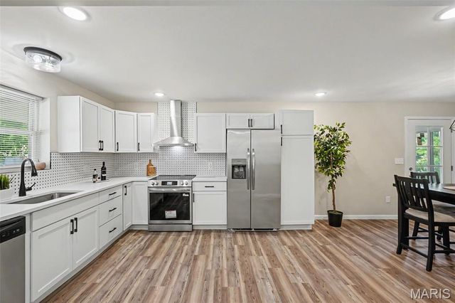 6670 Kenwood Drive, Northwoods, MO 63121