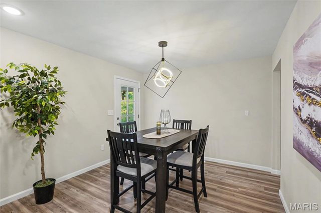 6670 Kenwood Drive, Northwoods, MO 63121