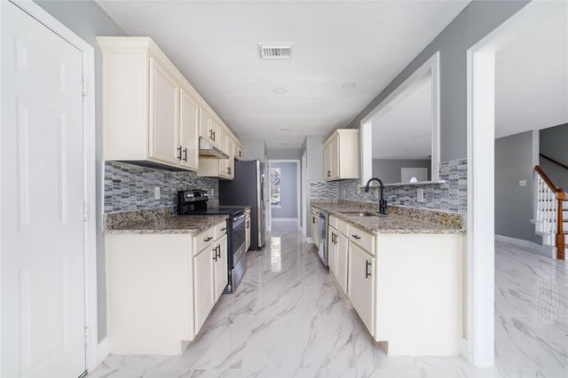 6827 Crystal Point Drive, Katy, TX 77449