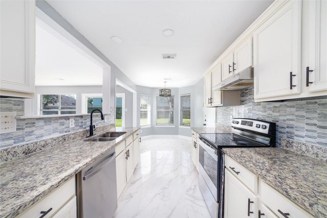 6827 Crystal Point Drive, Katy, TX 77449