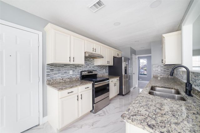 6827 Crystal Point Drive, Katy, TX 77449