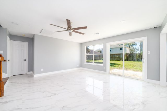 6827 Crystal Point Drive, Katy, TX 77449