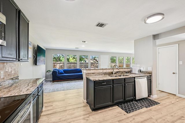 502 Woodford DR, Cedar Park, TX 78613