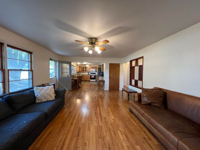 575 Goldsmith Avenue, Mammoth Spring, MO 72554