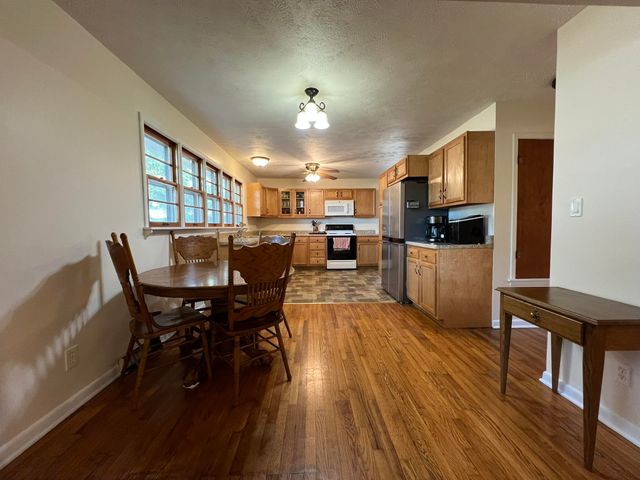 575 Goldsmith Avenue, Mammoth Spring, MO 72554