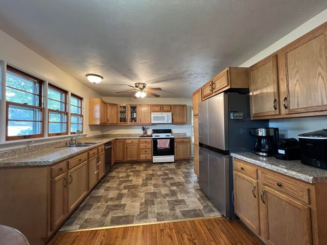 575 Goldsmith Avenue, Mammoth Spring, MO 72554