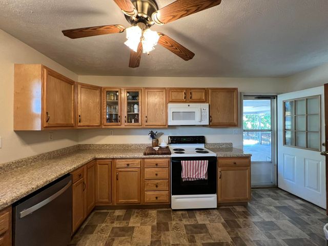 575 Goldsmith Avenue, Mammoth Spring, MO 72554