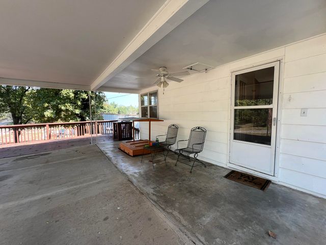 575 Goldsmith Avenue, Mammoth Spring, MO 72554