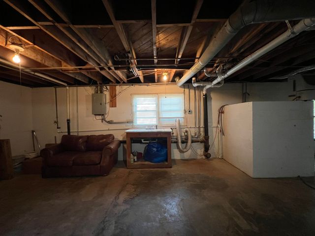 575 Goldsmith Avenue, Mammoth Spring, MO 72554