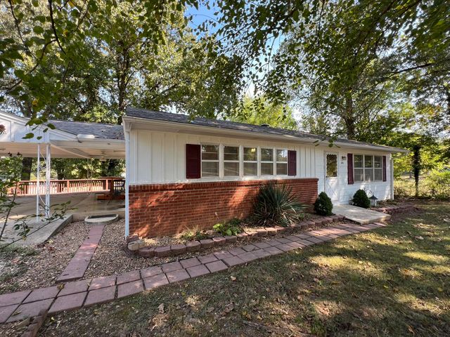 575 Goldsmith Avenue, Mammoth Spring, MO 72554