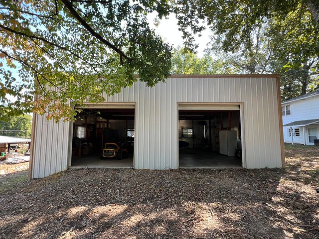 575 Goldsmith Avenue, Mammoth Spring, MO 72554