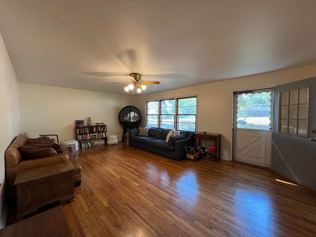 575 Goldsmith Avenue, Mammoth Spring, MO 72554