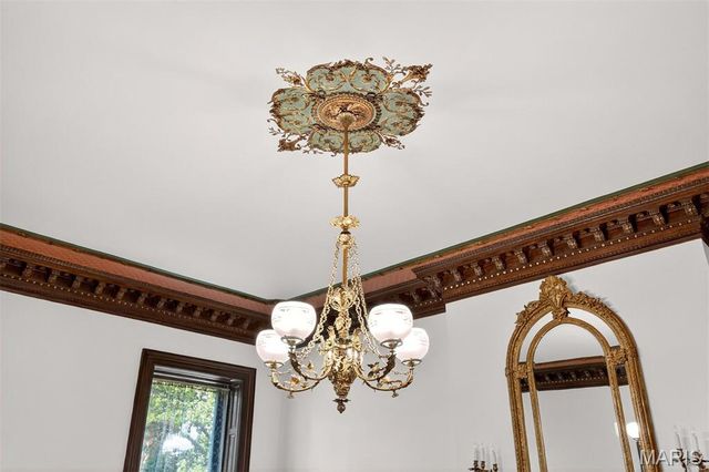 4341 Westminster Place, St Louis, MO 63108