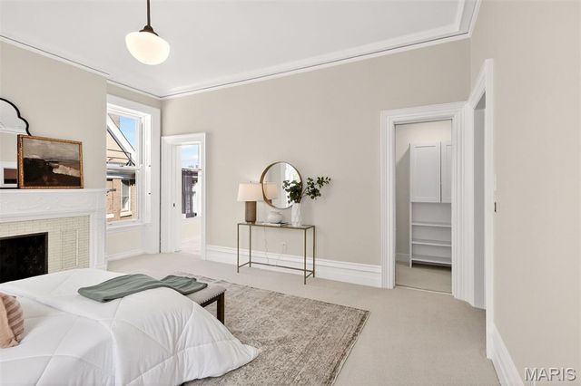 4341 Westminster Place, St Louis, MO 63108