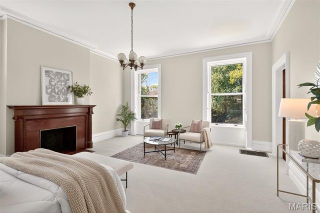 4341 Westminster Place, St Louis, MO 63108