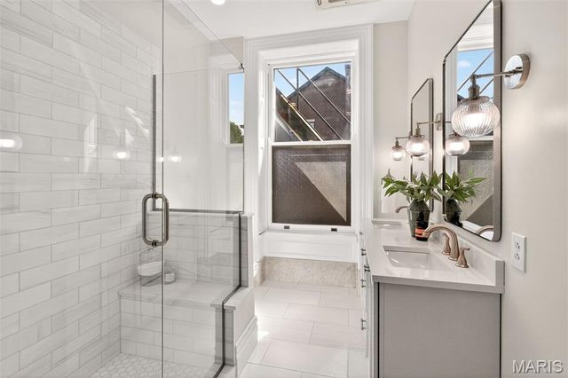 4341 Westminster Place, St Louis, MO 63108