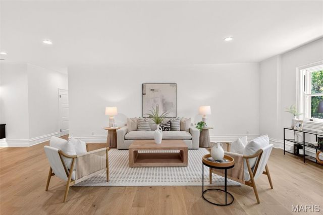 4341 Westminster Place, St Louis, MO 63108