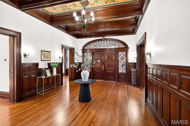 4341 Westminster Place, St Louis, MO 63108