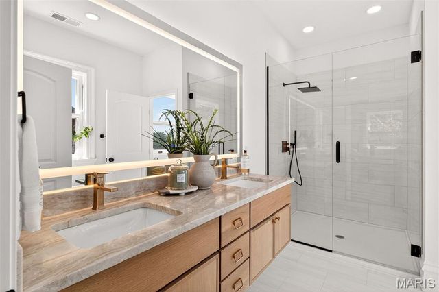 4341 Westminster Place, St Louis, MO 63108