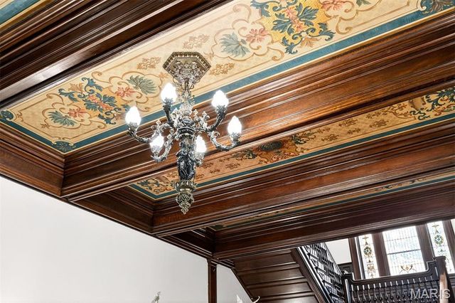 4341 Westminster Place, St Louis, MO 63108