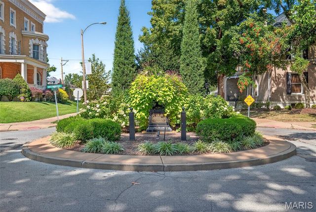 4341 Westminster Place, St Louis, MO 63108