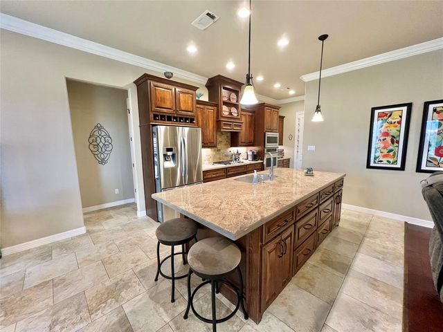 1464 S Bluebonnet Lane, Angleton, TX 77515