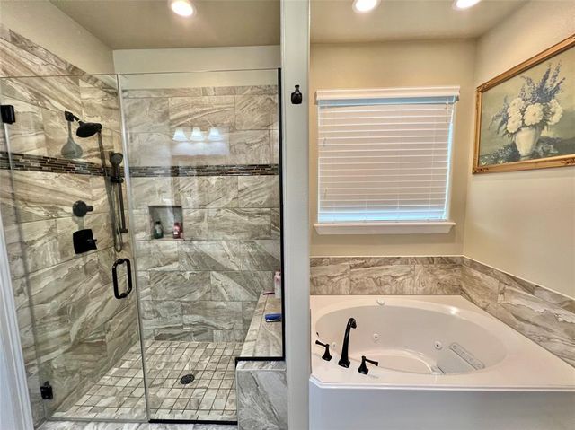 1464 S Bluebonnet Lane, Angleton, TX 77515
