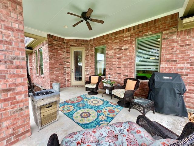 1464 S Bluebonnet Lane, Angleton, TX 77515