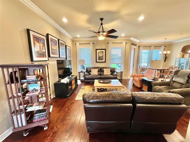 1464 S Bluebonnet Lane, Angleton, TX 77515