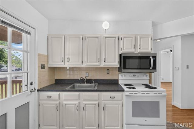 7017 Deerpath Drive, Unincorporated, MO 63123