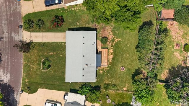 7017 Deerpath Drive, Unincorporated, MO 63123