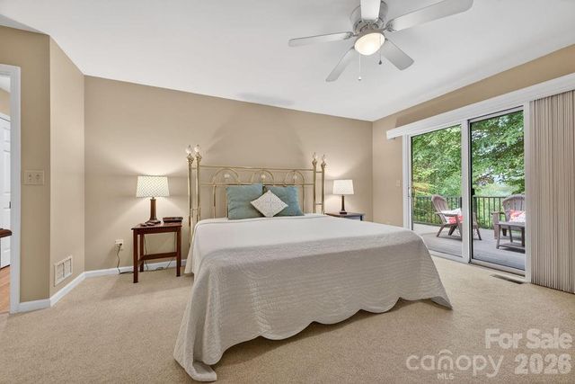1820 Riverview Court, Hendersonville, NC 28739