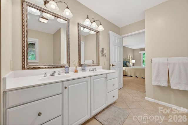 1820 Riverview Court, Hendersonville, NC 28739