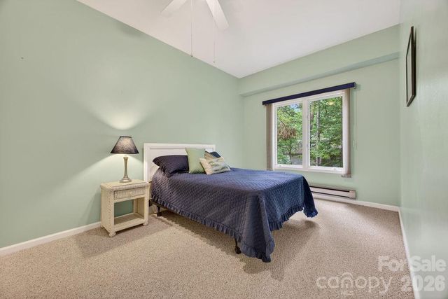 1820 Riverview Court, Hendersonville, NC 28739