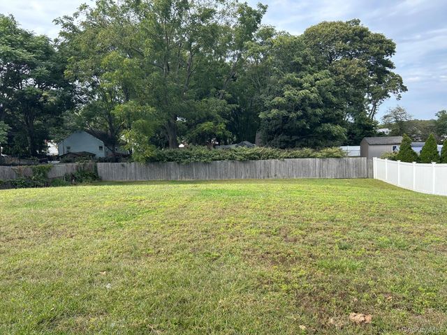 14 Market Street, Centereach, NY 11720
